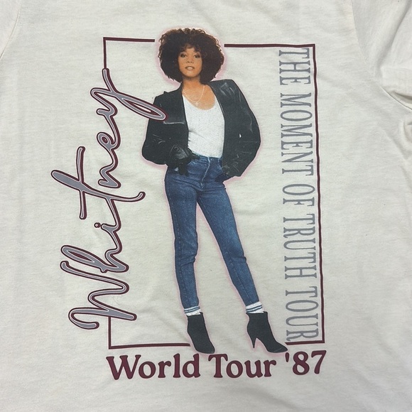 WHITNEY HOUSTON WOMENS SIZE MEDIUM WORLD TOUR CONCERT T SHIRT - Picture 6 of 6